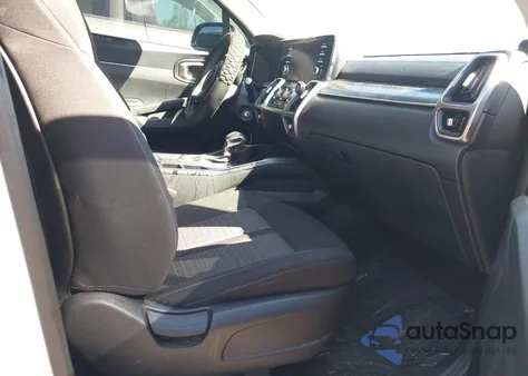 2022 Kia Sorento Lx z USA, uszkodzony, nr VIN 5XYRG4LC4NG111474